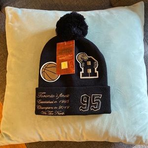 Mitchell & Ness Toronto Raptors Toque